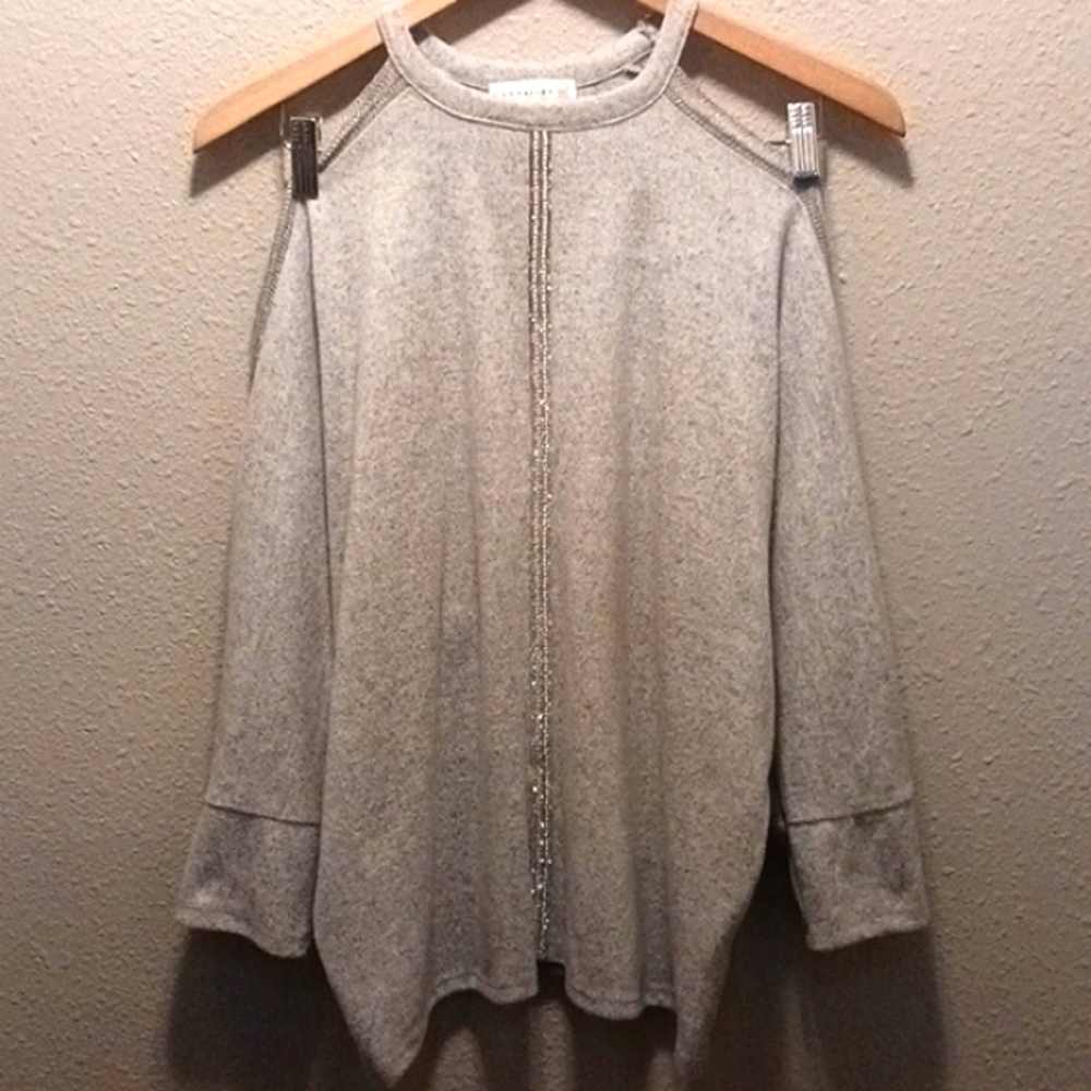 Retrology off-shoulder blouse